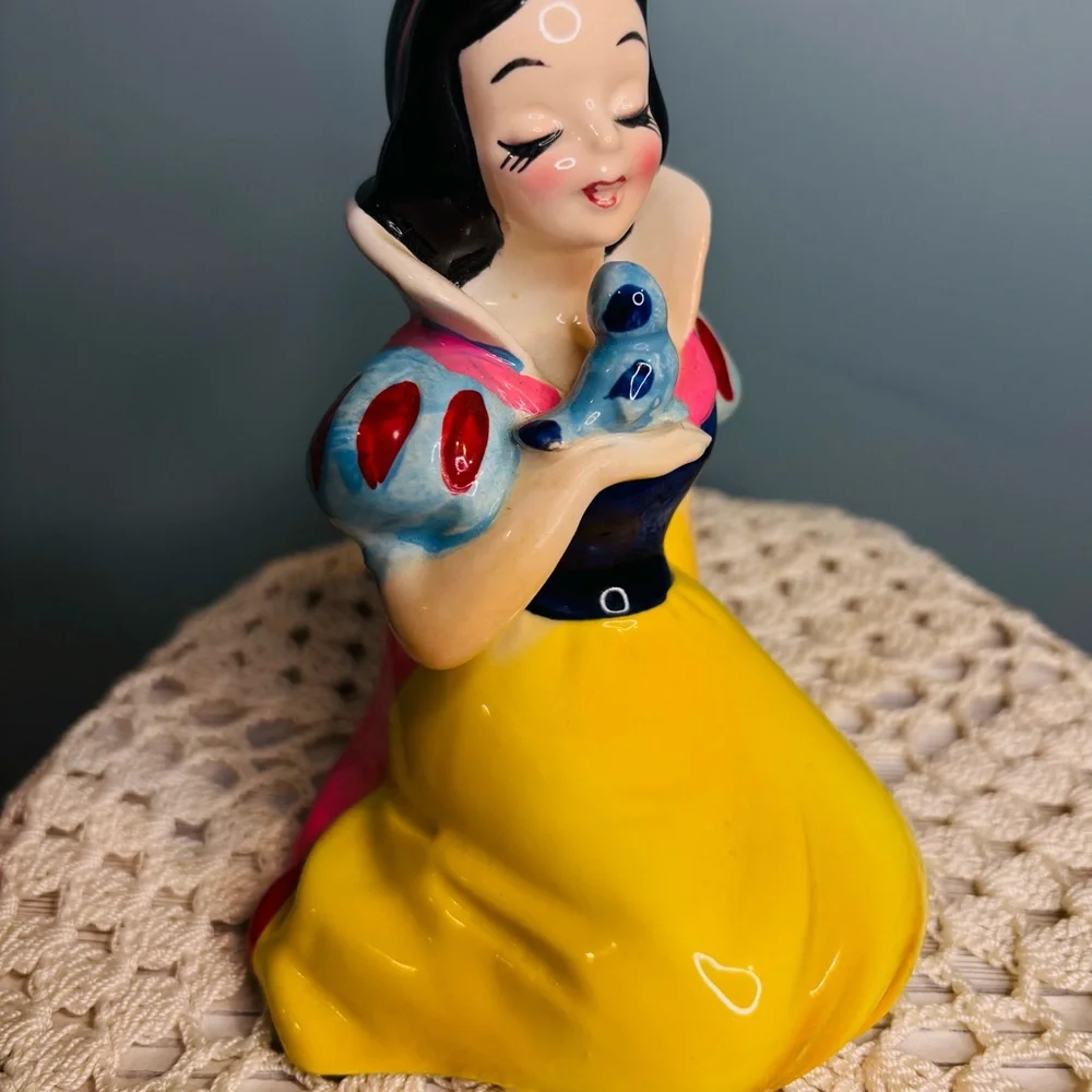 Snow White Ceramic Figurine with Blue Bird - Picture 5 of 5
